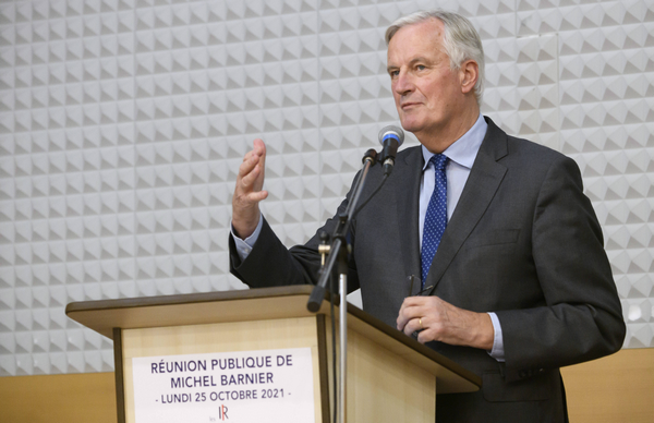 L'urgence budgétaire, premier test d'équilibriste de Michel Barnier